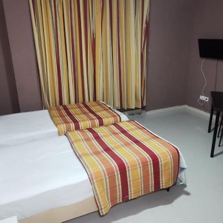 Hostal Gracia Torrejón de Ardoz Exteriér fotografie
